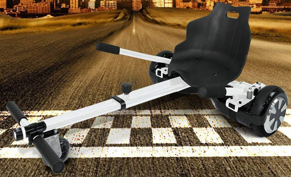 Hoverkart in Weiß auf der Straße